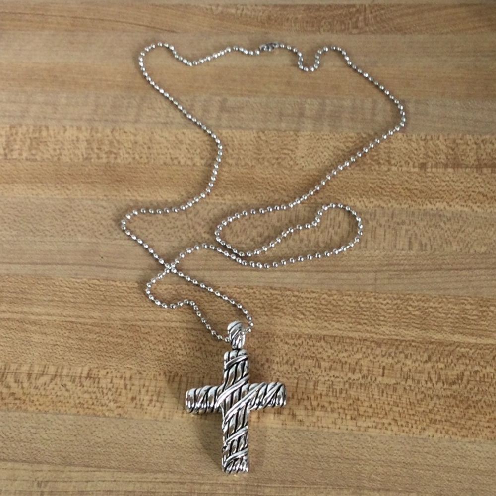 New Cross necklace - Picture 1 of 9